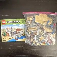 LEGO Minecraft 21121 Desert Outpost Missing One Minifig