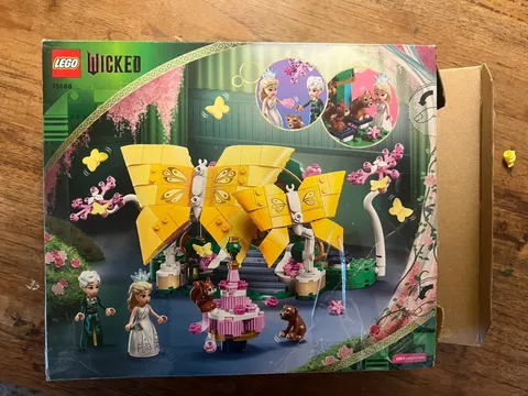 LEGO Wicked Glinda's Wedding Day (Set 75688) open box have built 2 bags