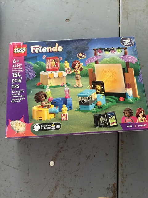 LEGO Friends Friendship Movie Night 42642 154pcs 6+ Set New Battery Powered
