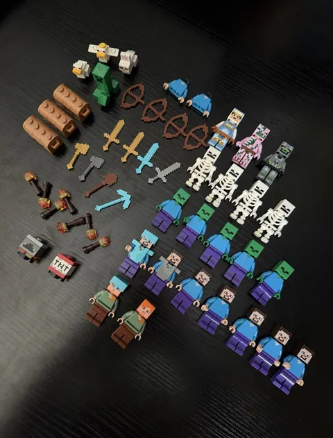 LEGO Minecraft Mini-Figure Lot & Extra Pieces