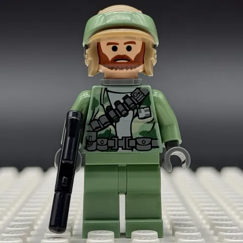 Lego Endor Rebel Commando Minifigure Beard Star Wars 8038 sw0240 Complete