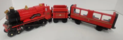 Lego Harry Potter Hogwarts Express Train Engine & 2 Cars Incomplete