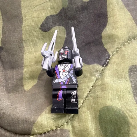 LEGO Ninjago Nindroid Drone Minifigure