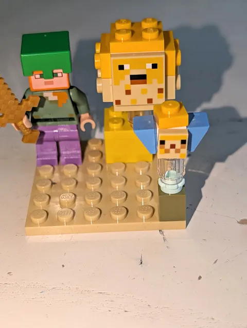 LEGO Minecraft Bulk Lot Minifigure, Chest, Bamboo, Fish & Bricks Parts