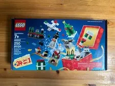 LEGO 40222 24-in-1 Christmas Build-Up  250 Pcs. 7+ Advent Calendar Snowman NEW