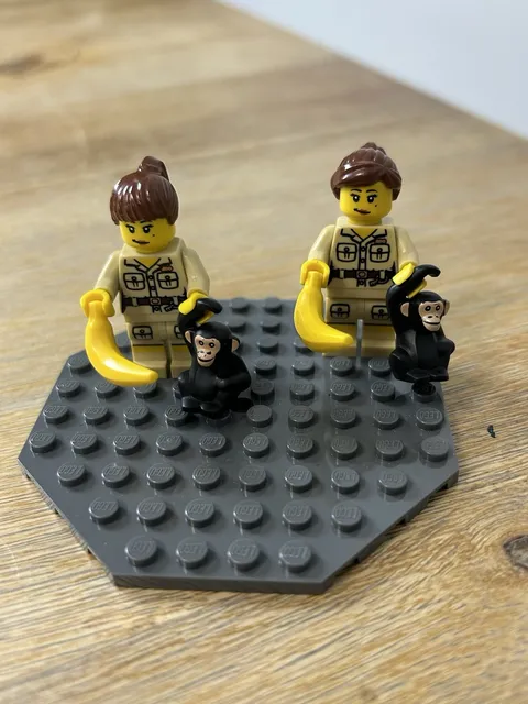 Lego Minifigures 8805 Series 5 - Zookeeper Complete  Lot Of 2. Read Description