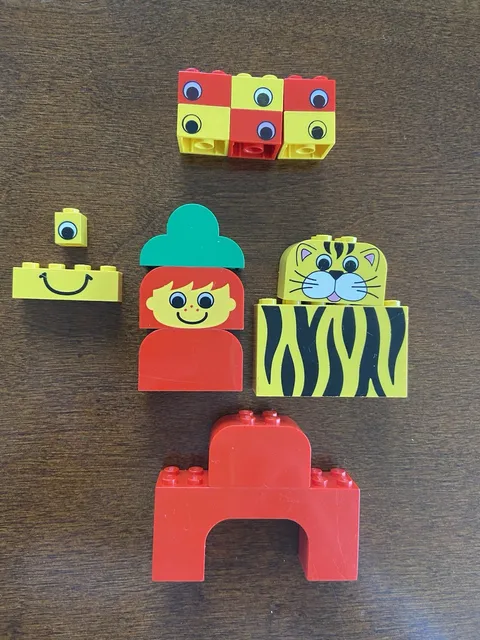 Vintage LEGO Mixed Lot Of 15 Cat Girl Eyes Smile