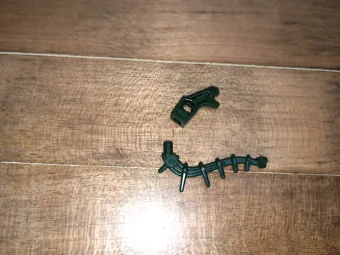 2 Lego 55236 and 53989 Minifig Bionicle spine appendages seaweed plant Drk Green