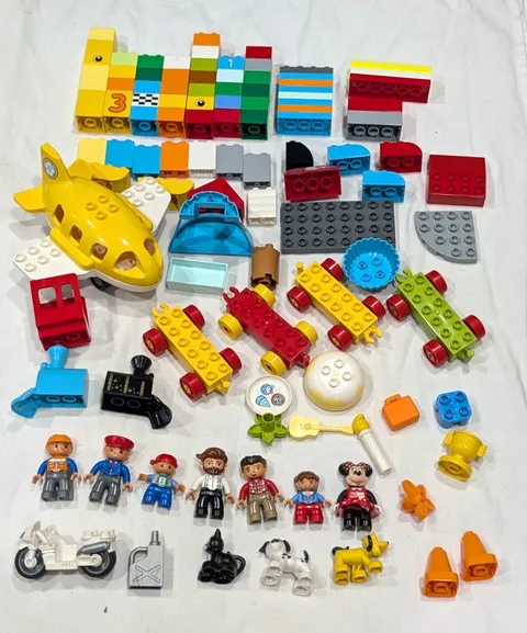 Lego Duplo Minifigure Pieces & Accessory Lot Minnie Mouse Pluto Dog Cat Workers