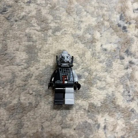 LEGO Star Wars 7672 Battle Damaged Darth Vader SW0180