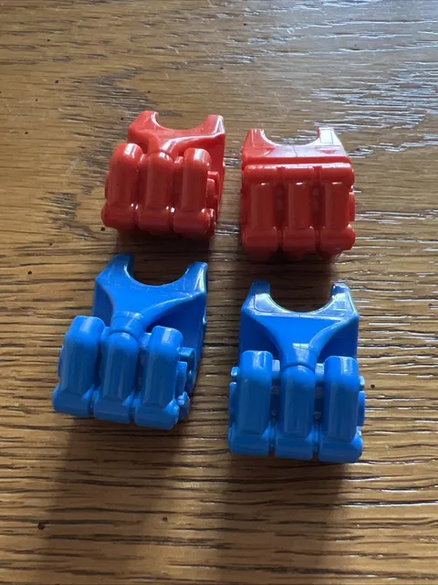 LEGO 64251 Bionicle Fist with Axle Hole 3 Fingers Red Blue 4 Pieces 2 Pair