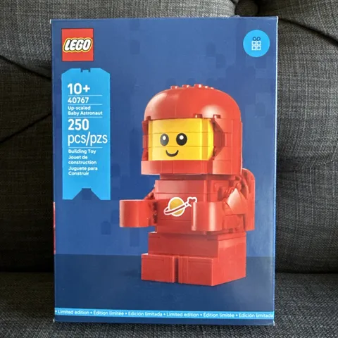 LEGO Up-scaled Baby Astronaut 40767 Space Limited Edition Complete Set NSIB