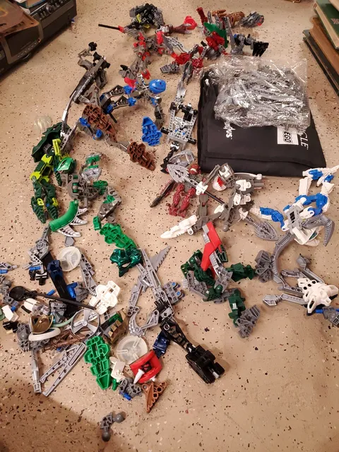 Huge Mixed Lot Of LEGO Bionicle Action Figures And Parts Toys R Us Mask Storage