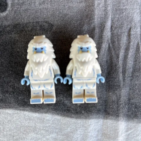 2 LEGO Minifigure Yeti MINIFIGURES Series 11  2013