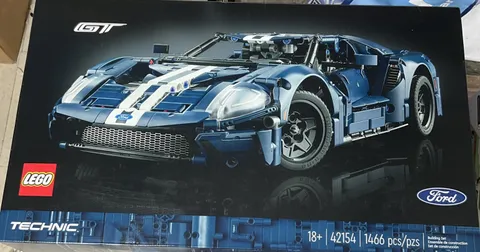 LEGO TECHNIC: 2022 Ford Gt (42154)- Free Shipping