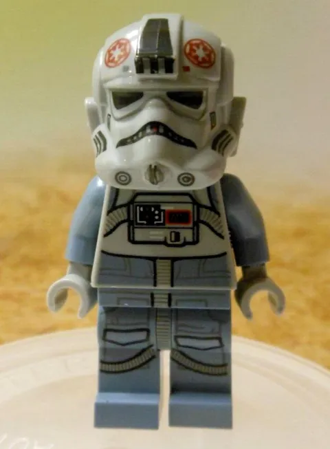LEGO  75054 75075 MINI FIGURE AT-AT Driver Pilot Flesh Head Star Wars LOOSE 2014