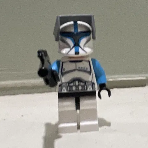LEGO Star Wars MiniFigure - Clone Trooper Lieutenant (Phase 1) - Scowl w Blaster