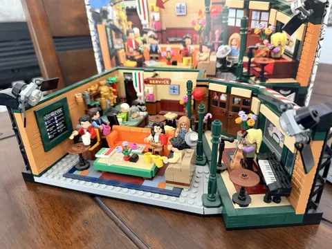 LEGO Ideas FRIENDS Central Perk 21319 TV Show Set