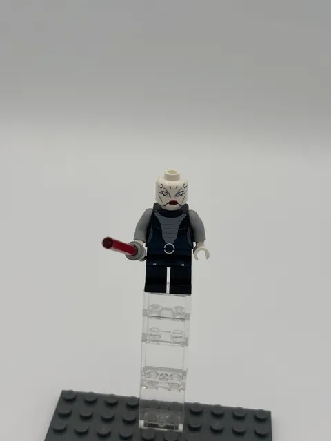 LEGO Star Wars Asajj Ventress Minifigure SW0318