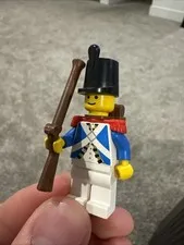 Lego Vintage Classic Pirates Imperial Guard Blue Soldier Minifigure w/ Rifle
