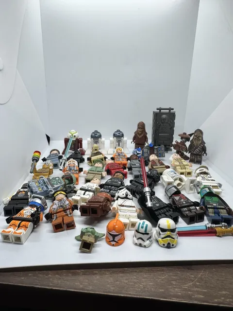 LEGO Star Wars Minifigure Lot with R2-D2 Chewbacca C-3PO Droids & Accessories