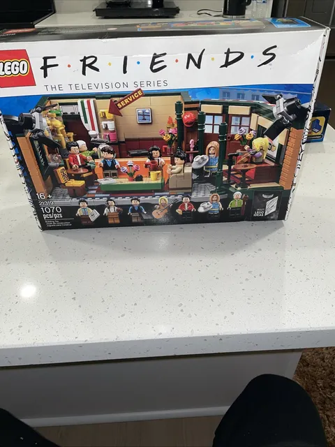LEGO Ideas: F•R•I•E•N•D•S