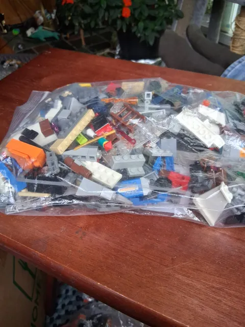 1 Bag Of Random Picked Lego Pieces (2720)