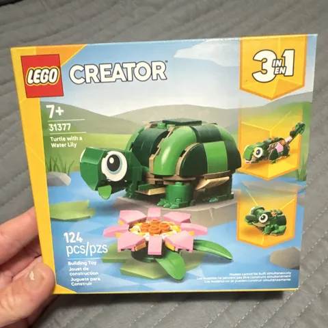 LEGO Creator 3-in-1 Turtle with a Water Lily Set 31377 124 Pieces Age 7+