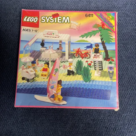 LEGO Town Paradisa 6411 Sand Dollar Cafe 100% Complete W/Box, Book, & Poster