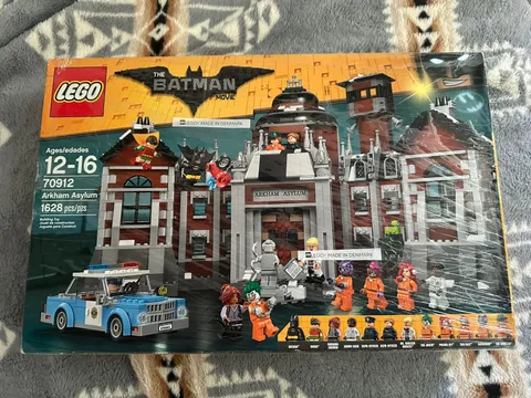 BRAND NEW RARE SEALED RETIRED LEGO The Batman Movie: Arkham Asylum (70912)