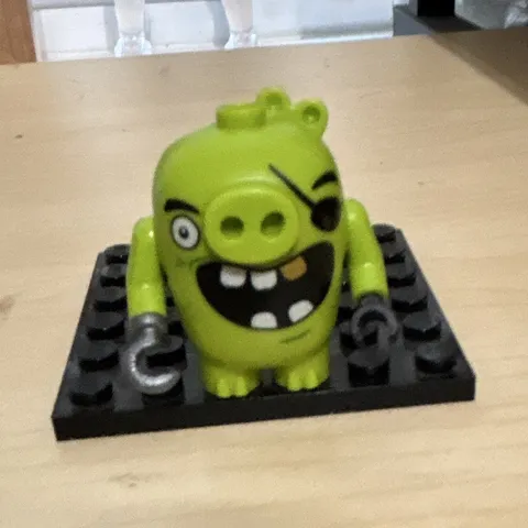 LEGO Angry Birds Green pirate Pig Minifigure no hat