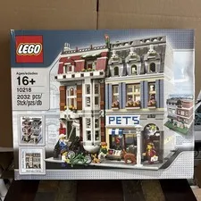 LEGO 10218 Creator Expert Pet Shop Modular Building New SET - Worn Box