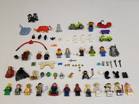 Lot of LEGO Minifigures Partial Minifigs and Minifig Parts & Accessories