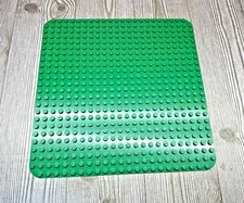 LEGO Duplo Baseplate 24 x 24 studs - 15"x15" Thin Rounded Corners 34278 - GREEN