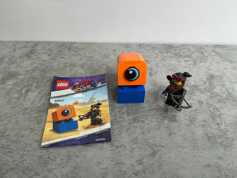 Lego Movie 2 Lucy vs. Alien Invader 30527 PRE-BUILT