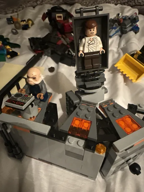 LEGO Star Wars 75137 Carbon-Freezing Chamber 231pcs Minifigures + Instructions