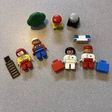 Lego Duplo lot of 11 Pieces Mini Figure People Vintage And Accessories