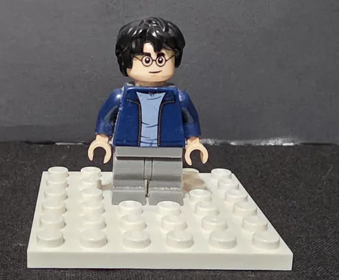 LEGO Harry Potter Harry Potter Dark Blue Jacket Gray Pants Minifig hp175