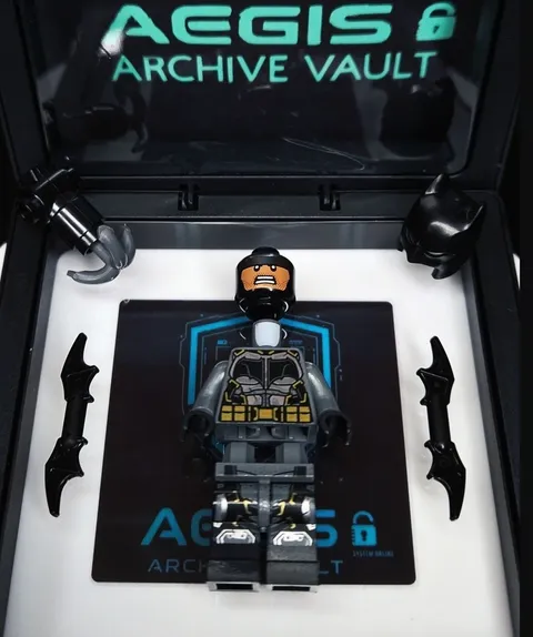 LEGO Batman Tactical Suit Minifigure SH0435  Pristine Brand New  
