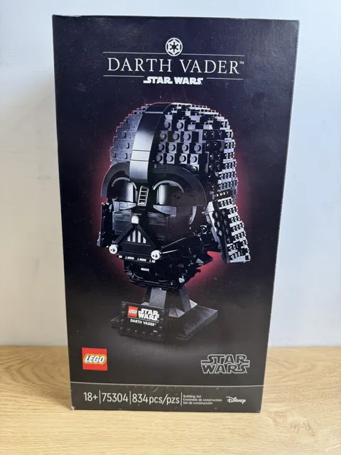 LEGO Star Wars: Darth Vader Helmet (75304)