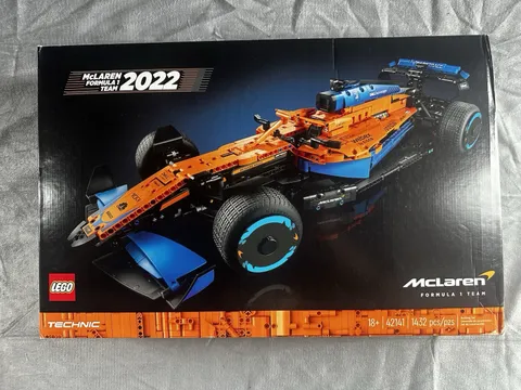 LEGO TECHNIC: McLaren Formula 1 Race Car (42141)