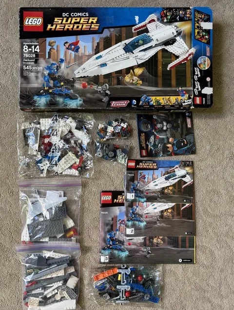 LEGO DC Comics #76028: Darkseid Invasion sealed bags opened *NO Minifigures!