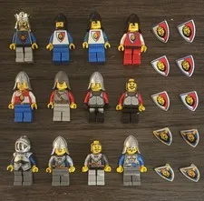 LEGO- Castle minifigure lot! vintage lion knights. crusader king, shields