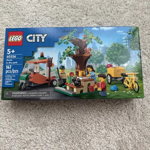 LEGO CITY: Picnic in the park (60326)