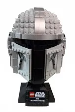 LEGO Star Wars The Mandalorian Helmet Model