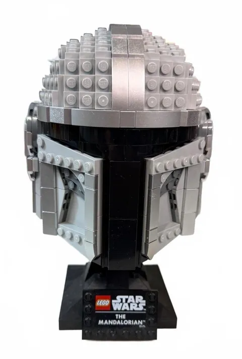 LEGO Star Wars The Mandalorian Helmet Model
