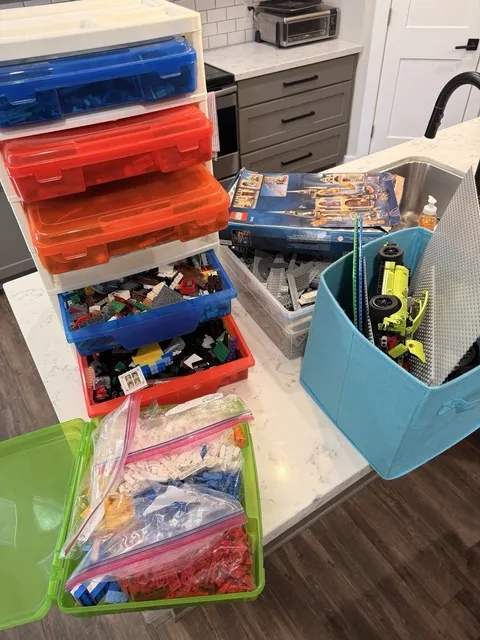 HUGE LEGO Mixed Bulk Brick Pieces & Parts Lot w/ Storage Drawers, Multicolor.