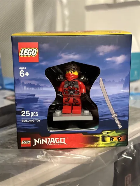 Lego Target Exclusive 2015  Gift Set (5004077) Stone Armor Kai Lightning Lad New