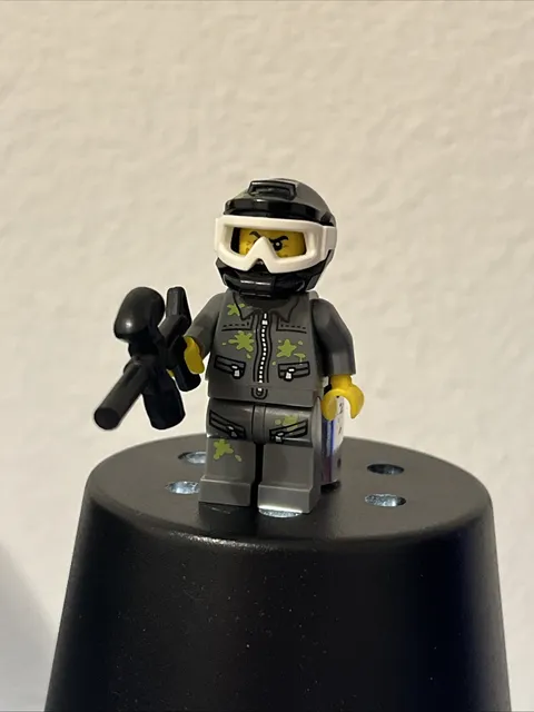 LEGO 71001 Collectible Minifigures Series 10 Paintball Player