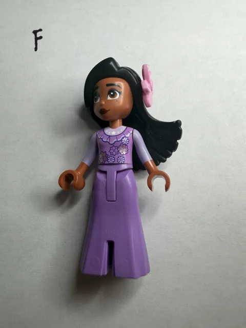 LEGO Minifigure - Isabela - No dis154 - QTY 1